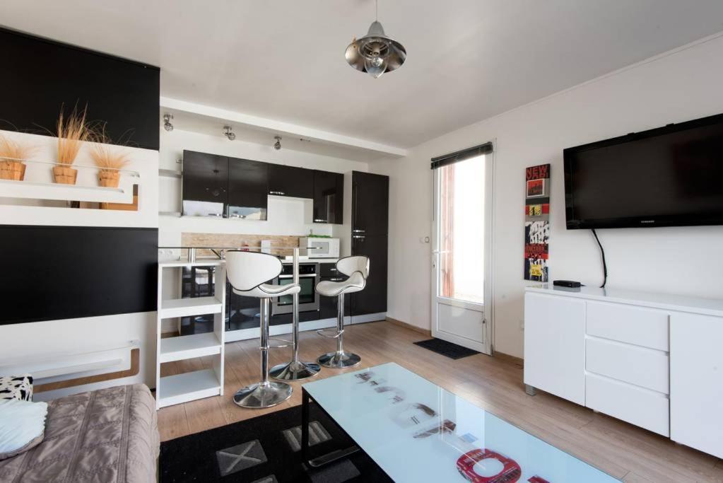 Maison *** Avec Cour 3Km Plage Et La Rochelle Saint-Vivien  Luaran gambar